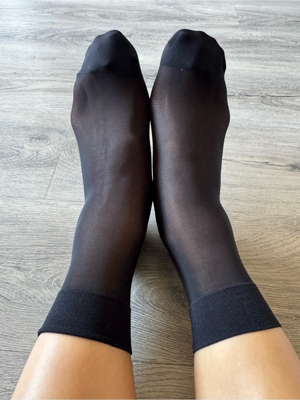 Uniqlo Sheer Nylon Crew Socks (Blk)